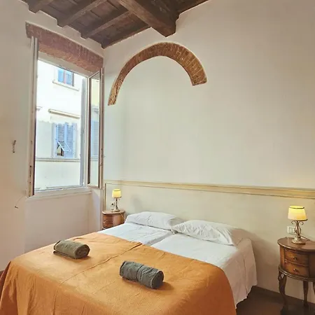 아파트 Vista Duomo, L'esperienza Di Dormire Nella Storia *