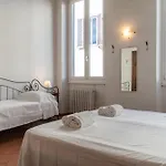 Διαμέρισμα Vista Duomo, L'esperienza Di Dormire Nella Storia