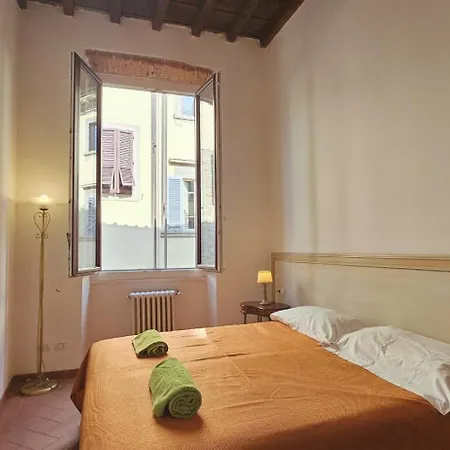 Apartment Vista Duomo, L'esperienza Di Dormire Nella Storia *