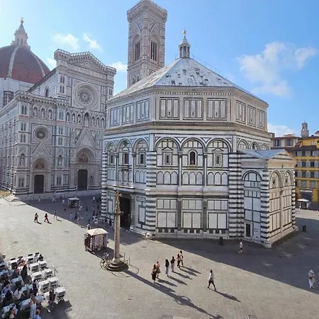 Apartment Vista Duomo, L'esperienza Di Dormire Nella Storia Florence