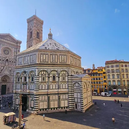 Apartment Vista Duomo, L'esperienza Di Dormire Nella Storia